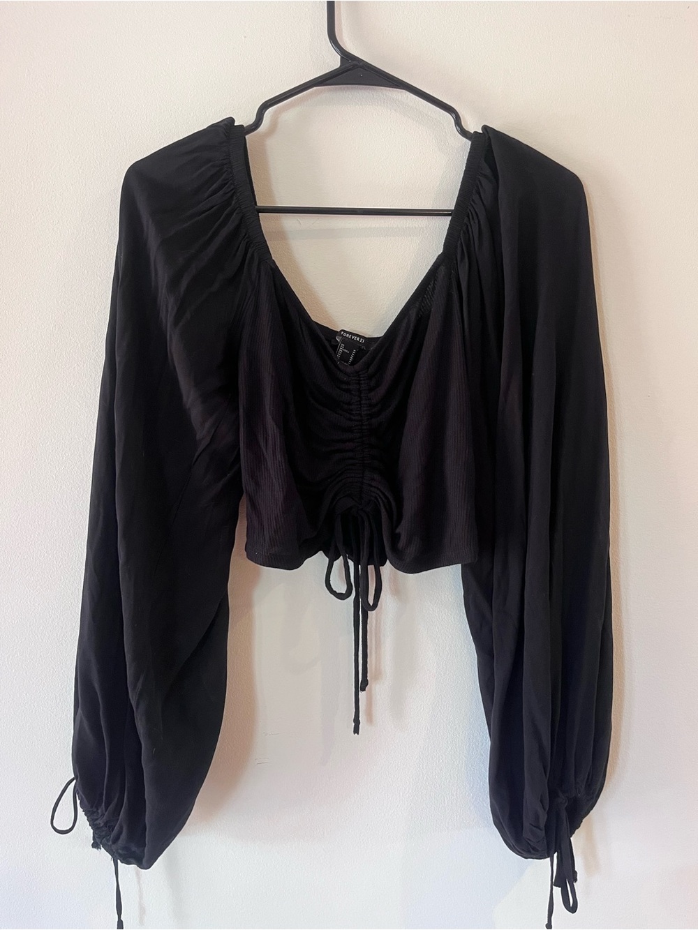 Women’s Black Drawstring Ruched Long Sleeve crop top